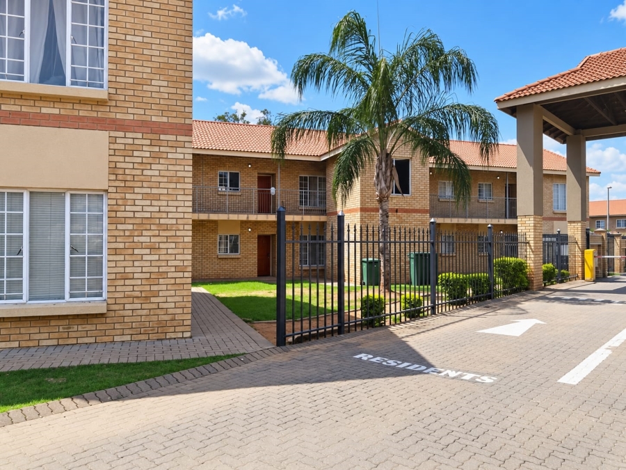 2 Bedroom Property for Sale in Waterval East North West